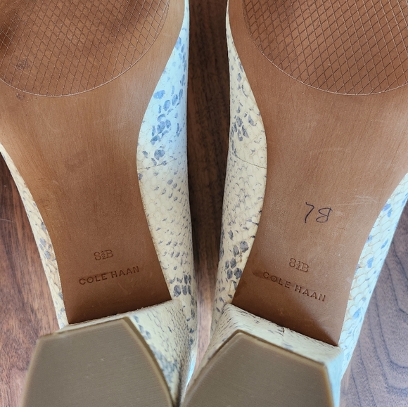 Cole Haan | Karena Chalk Python Print Leather Block Heel Pump - Picture 8 of 8